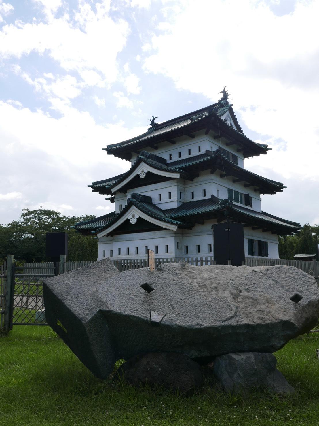 知恵の輪のロゴ